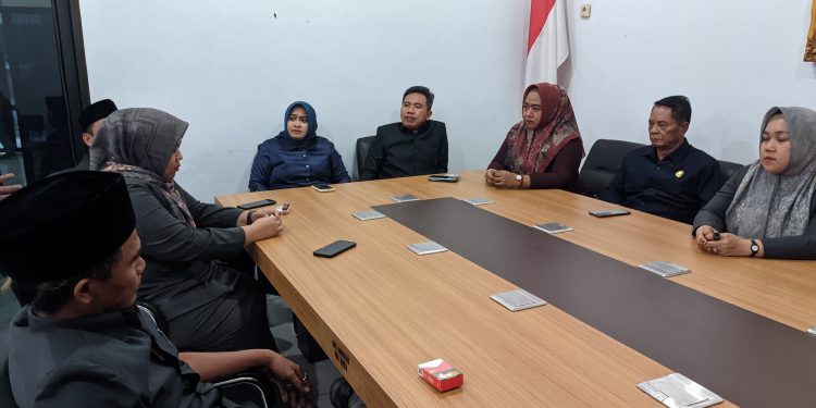 Fraksi PDI Perjuangan Indramayu Pilih Walk Out saat Sidang Paripurna RPJMD