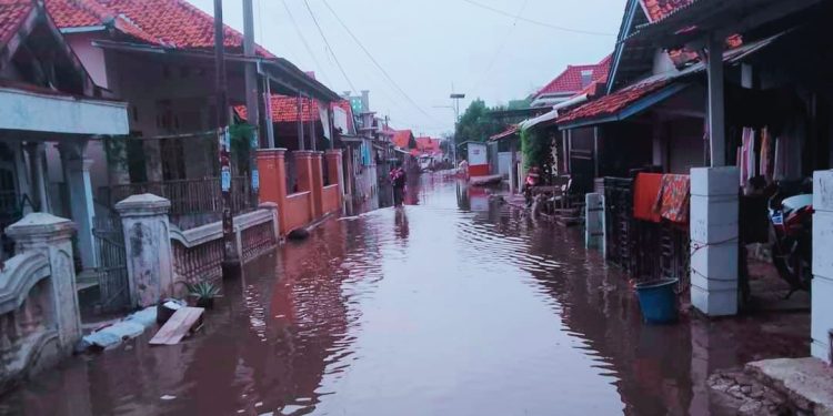 Banjir Rob Ancam Desa Ambulu Hilang Dari Peta