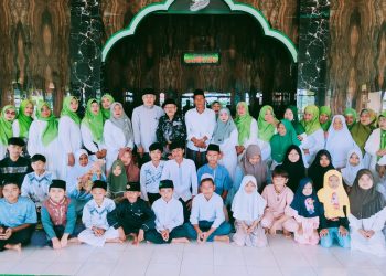 10 Muharram : Pemdes Kaligawe Wetan Dan Fatayat NU Tebar Kasih Dan Peduli Anak Yatim