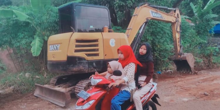 Kawal Dan Awasi Pembangunan Ruas Jalan Nanggela, ASPECS Peringati Pelaksana Proyek