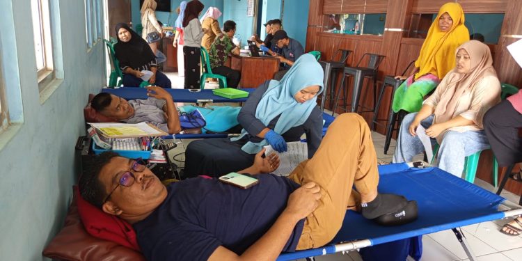 Pemdes TegalKarang Gandeng PMI Cabang Cirebon Laksanakan Kegiatan Sosial Donor Darah
