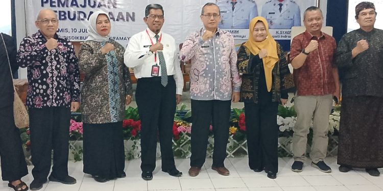 Lestarikan Budaya Asli Indramayu, Disdikbud Sosialisasikan Lembaga Adat dan Pemajuan Budaya