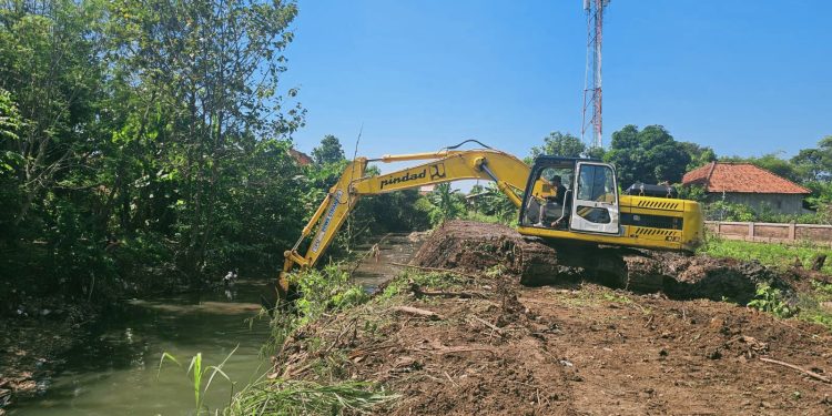Mulai dari Hilir Desa Japura Lor, BBWS Cimancis Normalisasi Sungai Singaraja