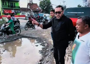 Tegas! Ono Surono Instruksikan Bupati Cirebon Lakukan Percepatan Perbaikan Jalan Rusak