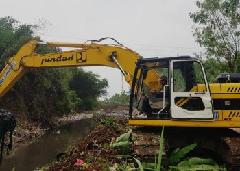 Butuh Alat Berat Amphibi, Forum 3 Kecamatan Kecewa: Pemkab Cirebon Cuek Pada Kegiatan Normalisasi Sungai Singaraja