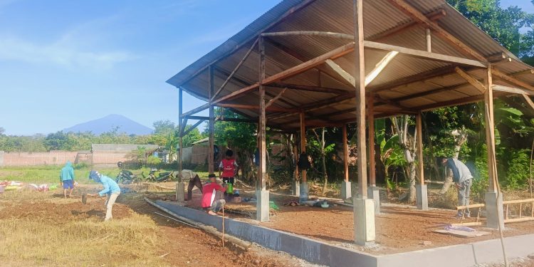 Langkah Strategis BUMDes Dahlia Desa Pasawahan, Kembangkan Peternakan Ayam Kampung dan Pertanian Terpadu