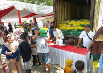 Bazar Murah Warnai Pembukaan TNI Manunggal Membangun Desa di Desa Sende