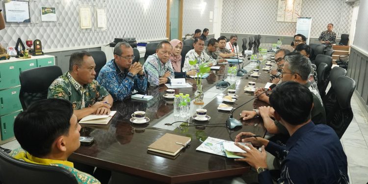 Pemkab Indramayu Terima Kunjungan DPMDesa Jabar, Bahas Persiapan Pilkades Digital 2025