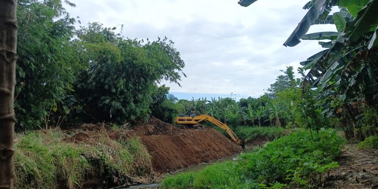 Pengerukan Sungai Singaraja Terkendala Akses, Pemda Malah Sibuk Rotasi Jabatan