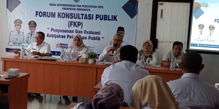 Tingkatkan Pelayanan Publik, Disdukcapil Indramayu dan Unsur Terkait Bahas Forum Konsultasi Publik