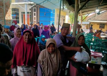 Dimilad ke 4 Global Expose TV Tebar Seratus Sembako Untuk Lansia, Sukadi Sayangkan Ketidakhadiran Kuwu Jatianom 