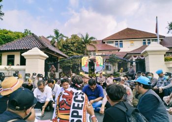 Demo di Kantor Bupati Cirebon, ASPECS Ultimatum Surat Tuntutan Aksi Harus Dikembalikan 11 Agustus!