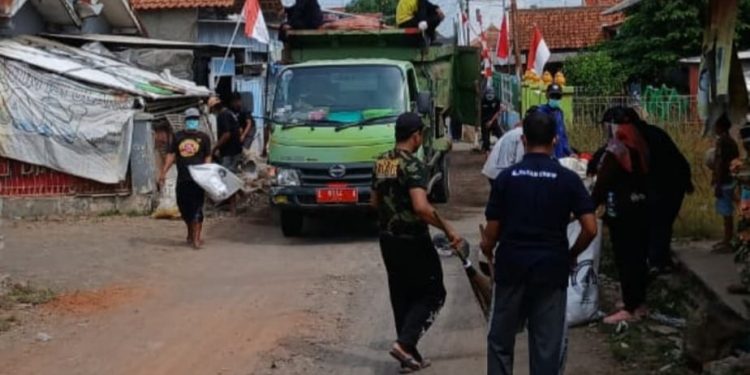 Pemdes Pabedilan kaler Adakan (Siber) Bersihkan Sampah Lingkungan Warga Agar Sehat