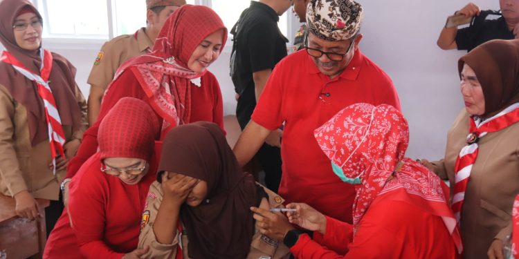 Cegah DBD, Bupati Cirebon Pimpin Gebyar Pemberantasan Sarang Nyamuk Serentak