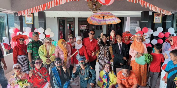 Semarak HUT RI Ke 80, Ribuan Warga Desa Kaligawe Wetan Ikuti Jalan Santai