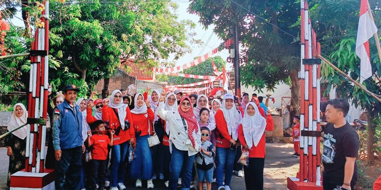 Meriah! Ribuan Masyarakat Desa Pasawahan Ikuti Jalan Santai HUT RI Ke 80