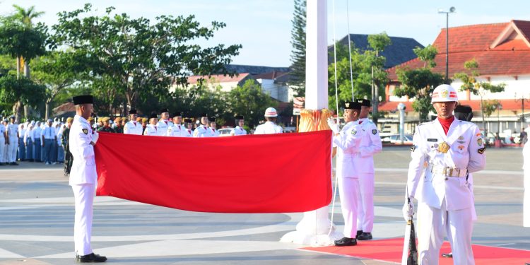 Wabup Syaefudin Pimpin Upacara Penurunan Bendera HUT ke-80 