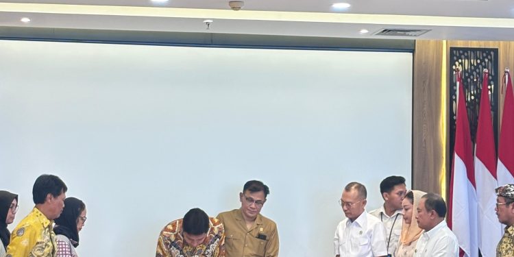 Bupati Indramayu dan BP TASKIN Kerja Sama Pengentasan Kemiskinan