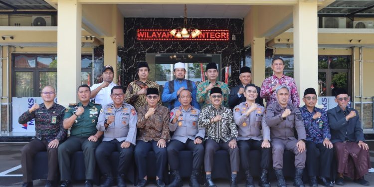 Kapolda Jabar Tinjau Gudang Ketahanan Pangan dan Resmikan SPPG