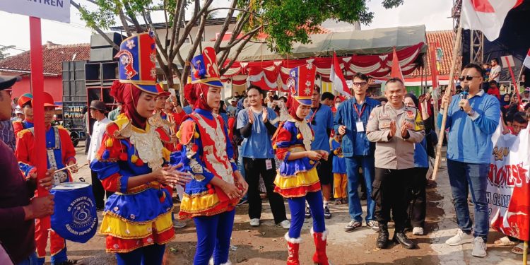 Semarak Karnaval, Ribuan Masyarakat Desa Leuwidinding Rayakan Kemerdekaan RI Ke 80 Tahun
