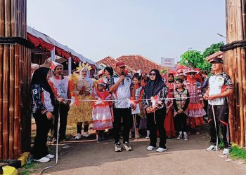 Ribuan Warga Meriahkan Karnaval Desa Cipeujeuh Kulon, Wujud Semangat Kebersamaan