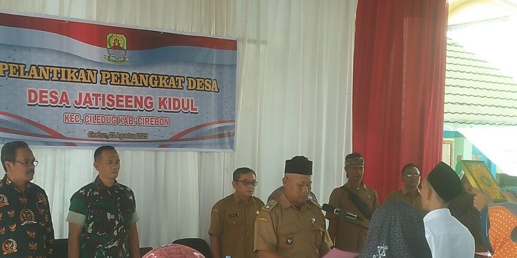 Pemdes Jatiseeng Kidul Lakukan Pengangkatan Perangkat Desa Secara Semarak