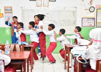 PEN 8.0, Perwira Kilang Pertamina Balongan Ajak siswa SD Bermain dan Belajar Mengenal Dunia Energi