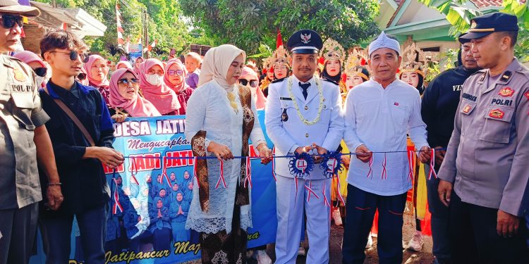 Peringati Hari Jadi Desa Jatipancur Ke 43 Tahun, Ribuan Warga Jatipancur Meriahkan Kirab Jalan Santai