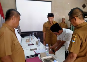 Kuwu Desa Trusmi Wetan Lantik dan Rotasi Perangkat Desanya, Anidi Kuwu Trusmi Wetan: Jaga Manah dan Tetap Bersinergi 