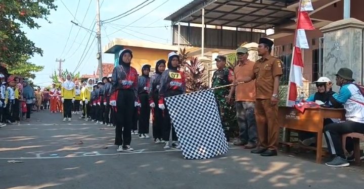 Pemdes Sumber Kidul Sambut Peserta Jalan Sehat Dengan Semarak