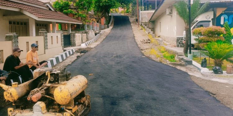 Alokasikan Dana Desa Tahap Dua, Pemdes Panambangan Gelar Peningkatan Jalan Lingkungan