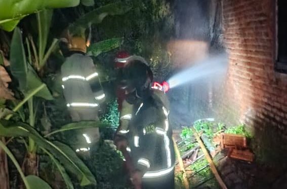 Tertimpa Runtuhan Kebakaran, Penderita Stroke di Indramayu tak Bisa Selamatkan Diri