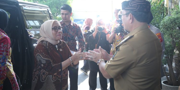 Menteri PPPA Tinjau 13 Anak yang Berhadapan dengan Hukum di Cirebon, Dorong Restorative Justice
