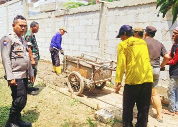 Tingkatkan Pembangunan, Pemdes Leuwidinding Gelar Peningkatan Jalan Lingkungan