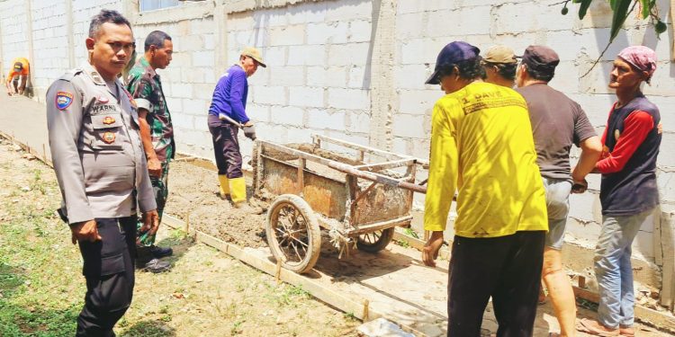 Tingkatkan Pembangunan, Pemdes Leuwidinding Gelar Peningkatan Jalan Lingkungan