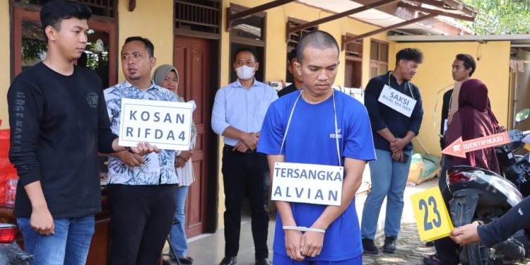 Polres Indramayu Gelar Rekonstruksi Kasus Pembunuhan Wanita di Kamar Kos