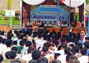SMPN 2 Klangenan Gelar Maulid Nabi Muhammad SAW, Dengan Tema “Meneladani Rosulullah Menuju Generasi Yang Hebat”