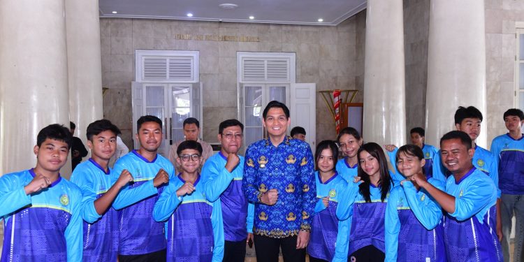 ‎Lucky Hakim Lepas Kontingen POPDA XIV Jabar 