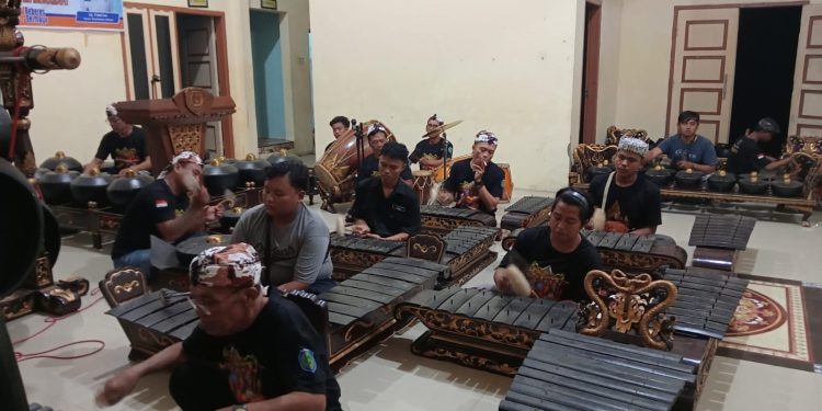 Peresmian Sanggar Seni Wira Darma, Kuwu: Moga Seniman Rambatan Wetan Bisa Go Nasional