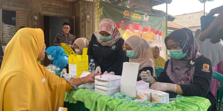 Pasar Murah Diserbu, Warga Kabupaten Cirebon Antre Sejak Pagi: DPP Golkar Rayakan HUT dengan Aksi Sosial Besar-Besaran