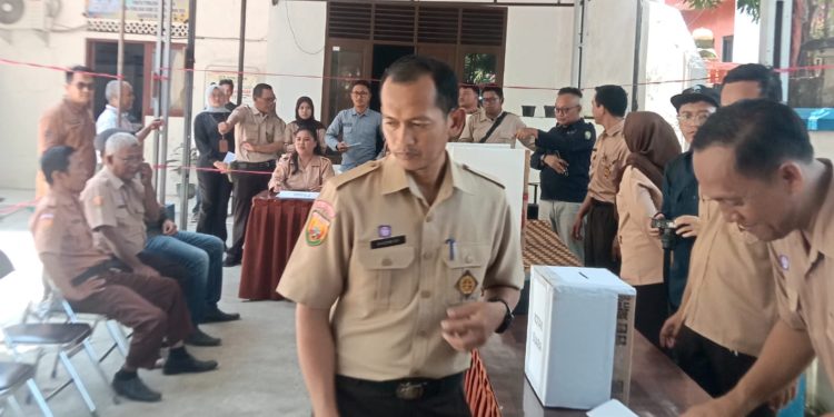 Seleksi Calon Kuwu Yang Lebih Dari 5 Orang Nunggu Laporan Dari Panitia Desa 