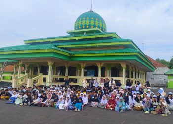 Pemdes Kaligawe Wetan Bersama SD Negeri 1 Kaligawe Wetan Peringati Hari Santri Nasional 2025