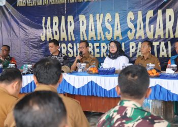 Pemkab Cirebon dan TNI AL Bersihkan Pantai, Tanam 250 Ribu Mangrove untuk Selamatkan Ekosistem Laut