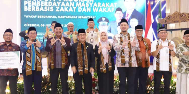 ‎Kabupaten Cirebon Ditetapkan Sebagai Kota Wakaf, Bupati Imron: Ini Gerakan Membangun Kemandirian Umat‎