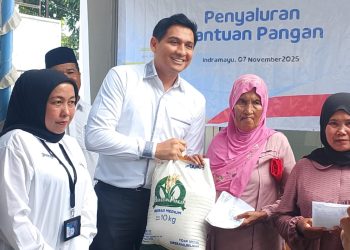 Bulog Indramayu Distribusikan Bantuan Pangan untuk Masyarakat, Bantuan Disalurkan untuk Dua Bulan