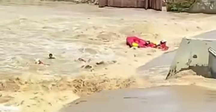 Susur Sungai, Tujuh Mapala Polindra Terjebak di Pusaran Bendung Karet Bangkir, Dua Diantaranya Masih dalam Pencarian 