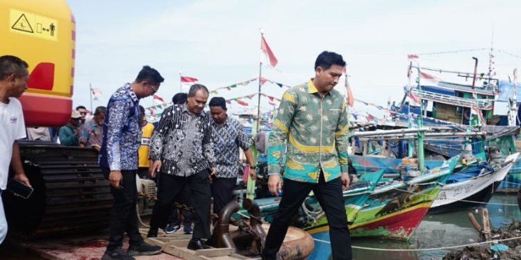 Pengerukan Muara Sungai Pelabuhan Dadap, Bupati Lucky Hakim: Rangsang Pertumbuhan Ekonomi Pesisir