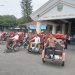 Presiden Prabowo Berikan Bantuan Becak Listrik Gratis Kepada 100 Pengayuh Becak Lansia di Indramayu 