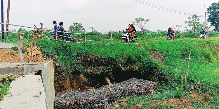 Meski Baru Selesai Di Rehabilitasi, Akses Jalan Penghubung Blender – Kaligawe Wetan Tetap Terancam Putus