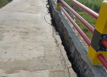 Bangunan Jembatan Gantung Babakan losari Lor Ambruk
